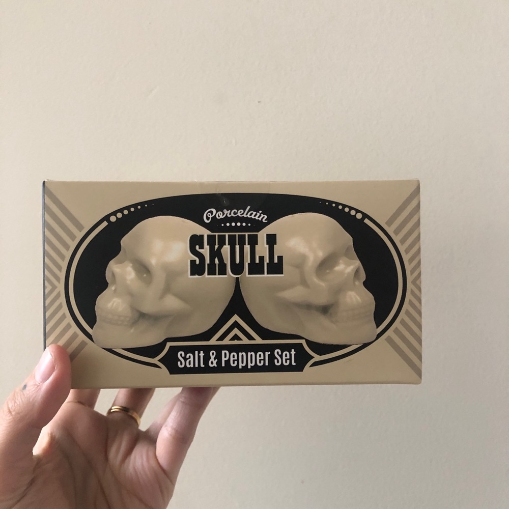 Porcelline skull salt and pepper shakers